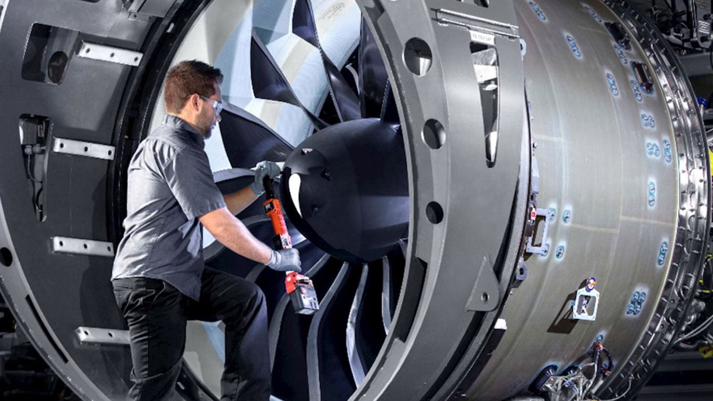Pratt & Whitney  Engine man