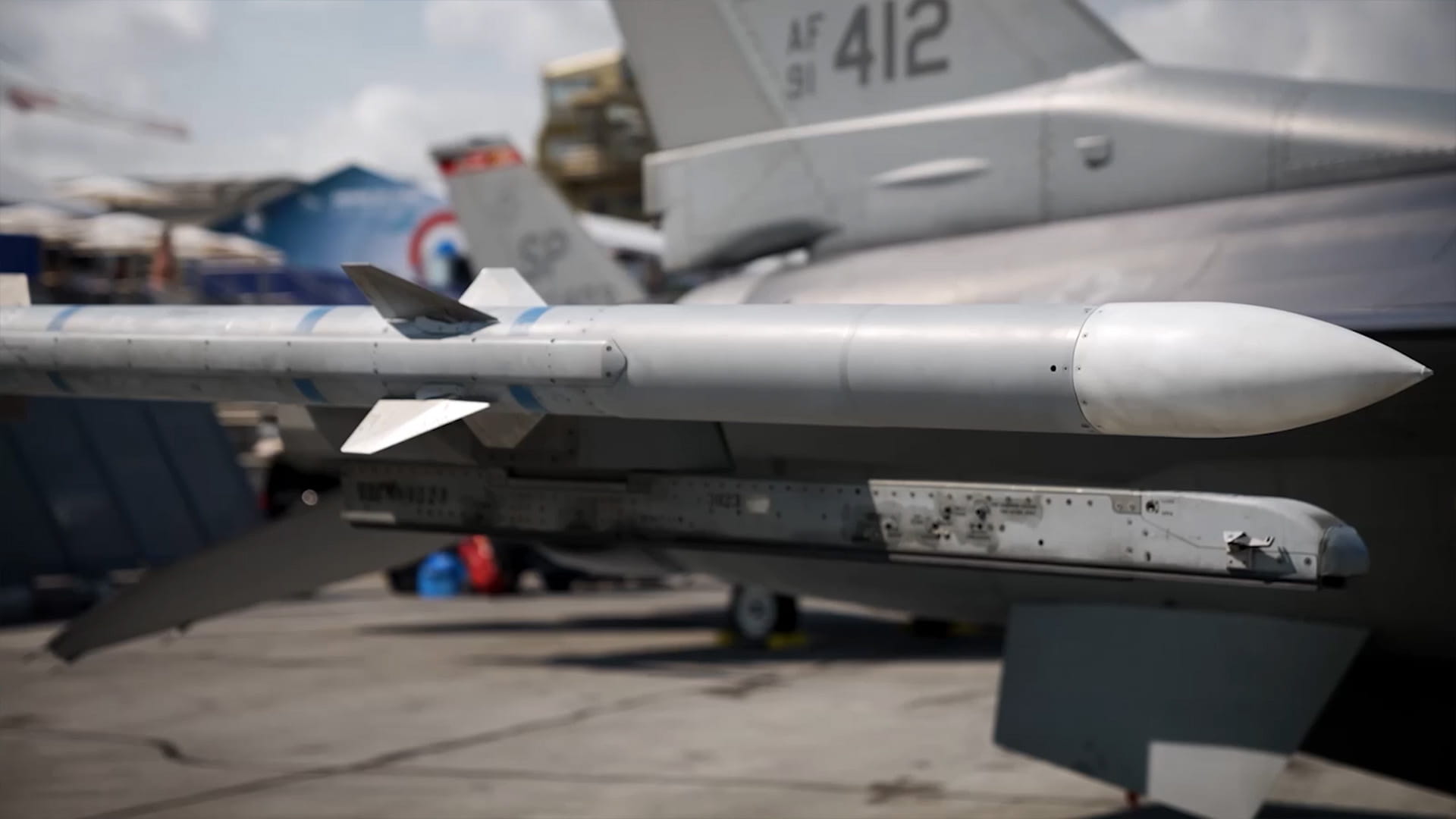 Wing mounted munitions